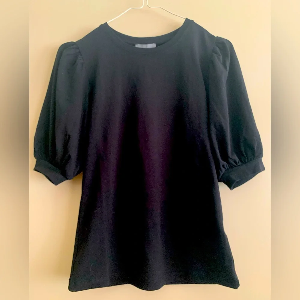 ✨Host Pick✨ TOKITO 95% Organic Cotton Blend Black Puff Sleeve Tee Size 6 - Picture 1 of 4